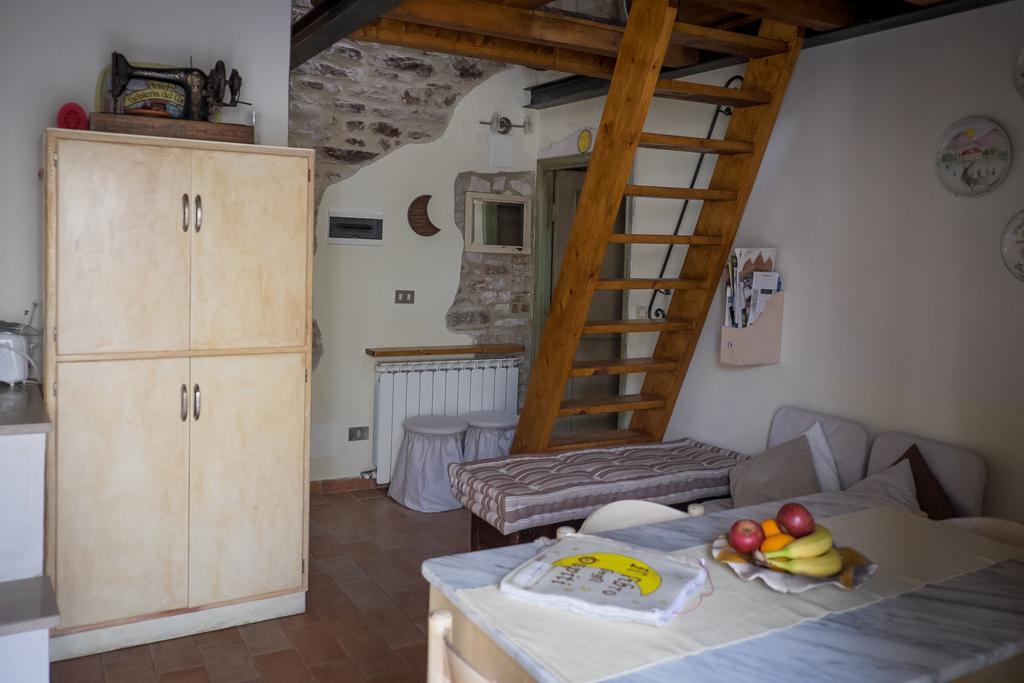 Appartamenti Turistici Vicolo S. Chiara Sassoferrato Экстерьер фото