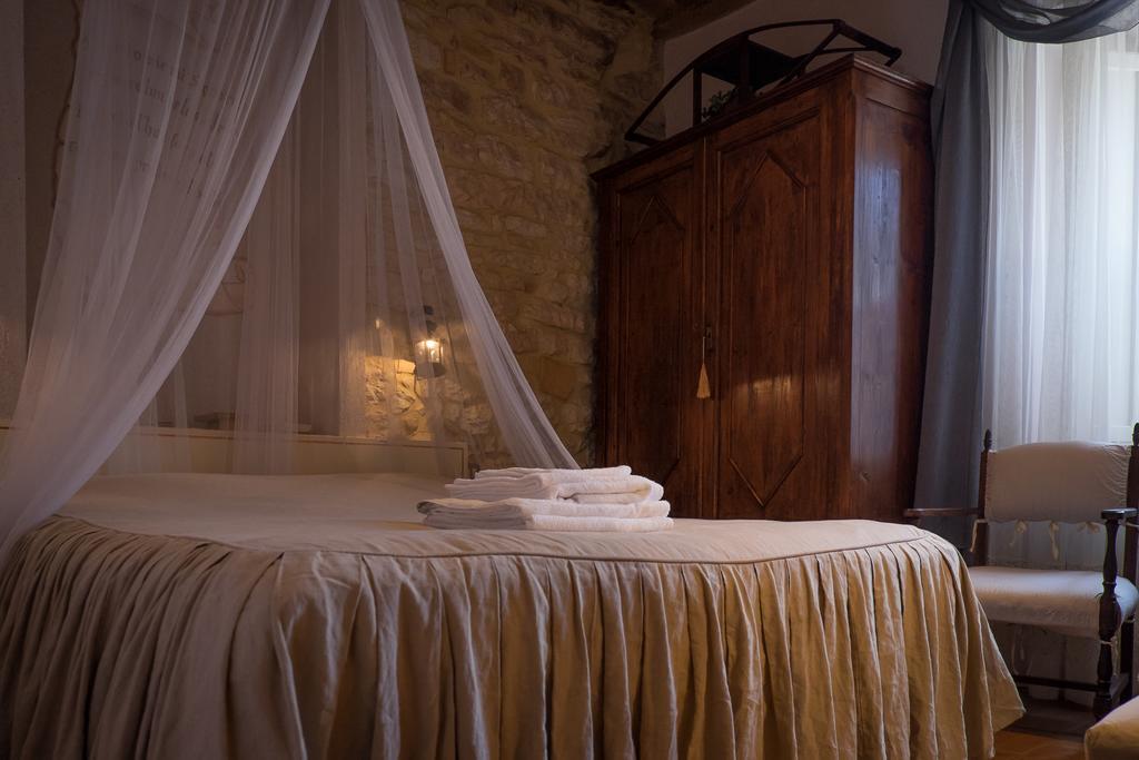 Appartamenti Turistici Vicolo S. Chiara Sassoferrato Экстерьер фото
