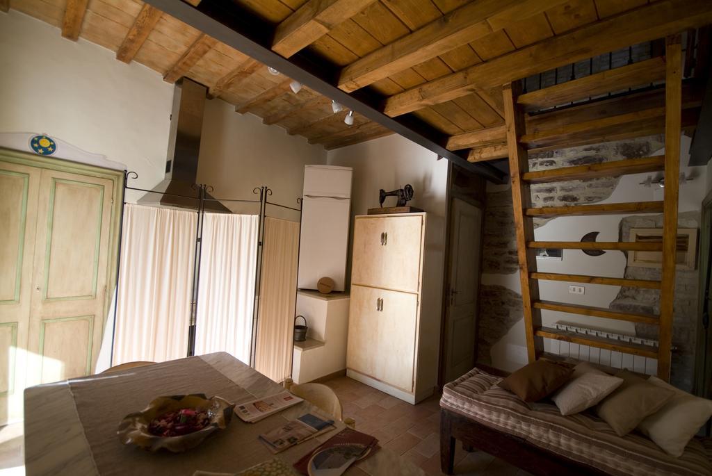 Appartamenti Turistici Vicolo S. Chiara Sassoferrato Экстерьер фото