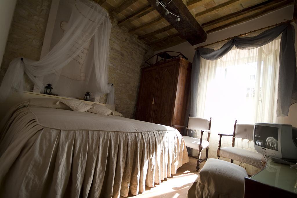 Appartamenti Turistici Vicolo S. Chiara Sassoferrato Экстерьер фото