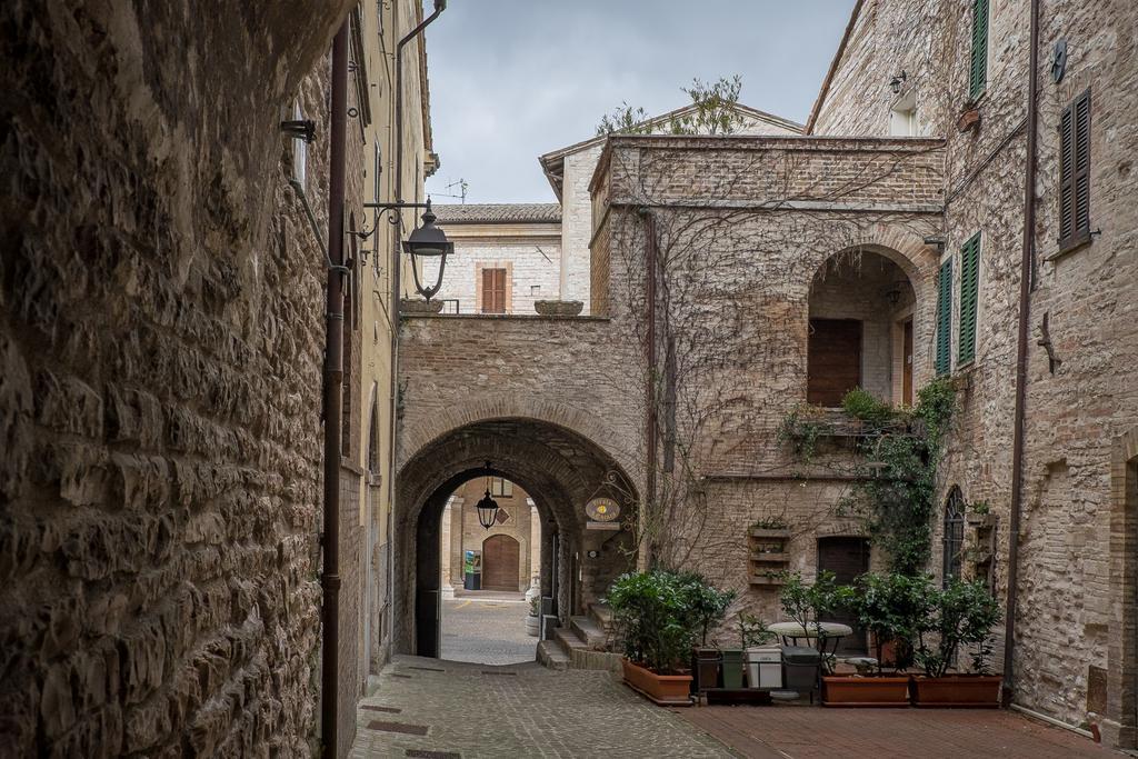 Appartamenti Turistici Vicolo S. Chiara Sassoferrato Экстерьер фото