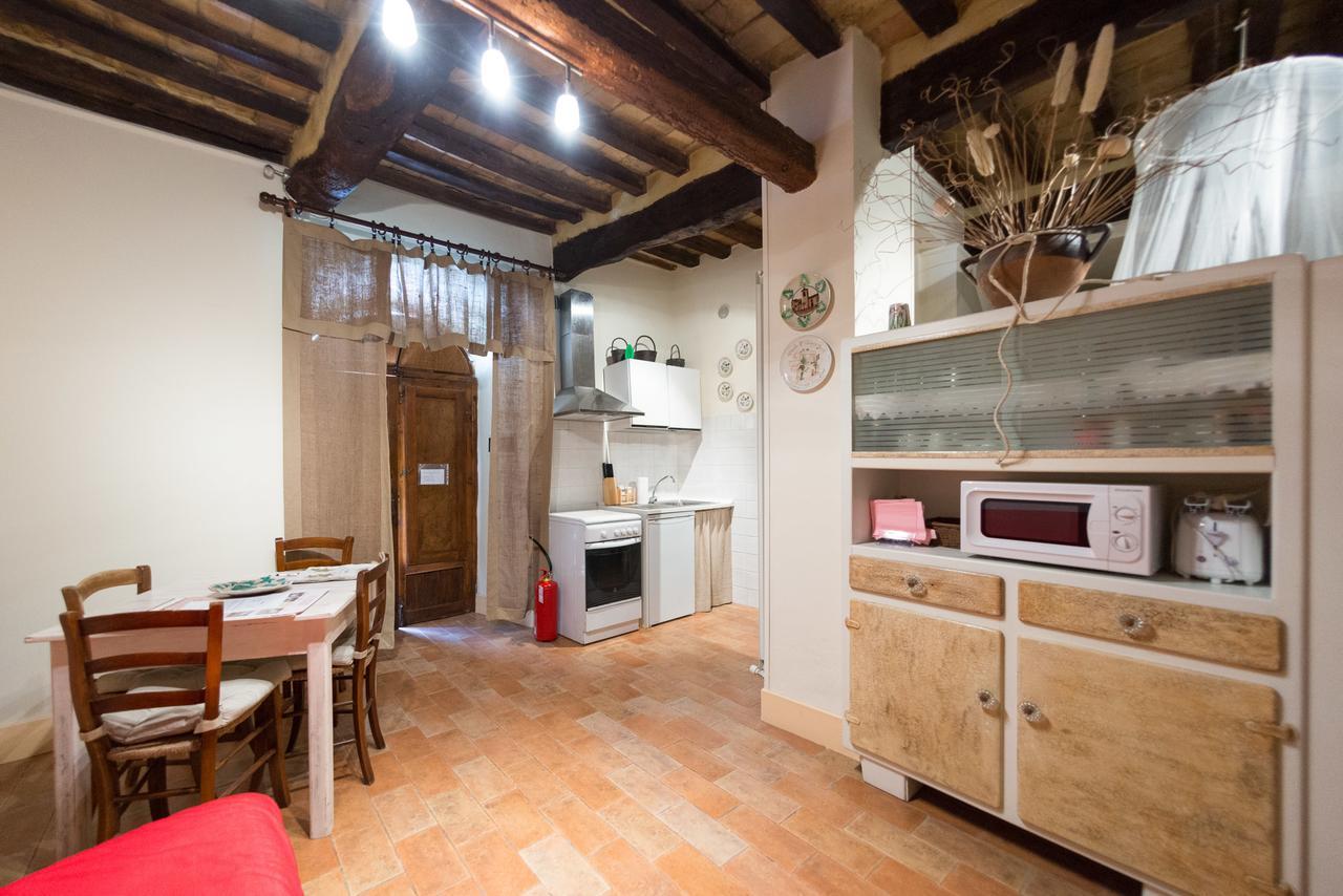 Appartamenti Turistici Vicolo S. Chiara Sassoferrato Экстерьер фото
