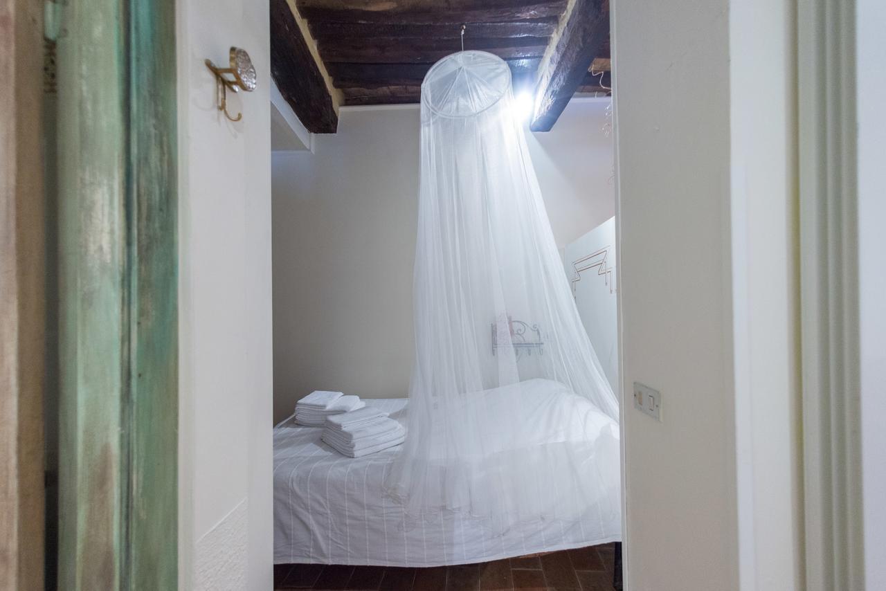 Appartamenti Turistici Vicolo S. Chiara Sassoferrato Экстерьер фото